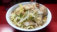 「小豚入り（ヤサイニンニクアブラ）＋味玉」@ラーメン二郎 環七一之江店の写真
