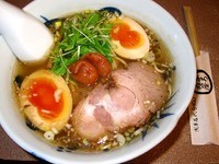 「梅しおらーめん　700円＋双子の味玉　100円」@与ろゐ屋の写真