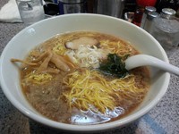 「醤油ラーメン＋大盛（４００＋１５０円）」@元祖新宿らうめんの写真
