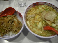 「おいしいラーメン+おいしい豚丼(期間限定)」@どうとんぼり神座 新宿店の写真