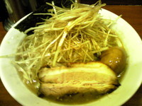 「ネギラーメン￥780＋味玉￥80」@麺屋 御神本の写真