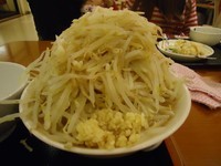 「ラーメン中(野菜トリプル・ニンニク・アブラ)」@ジャンクガレッジ イオンレイクタウンmori店の写真