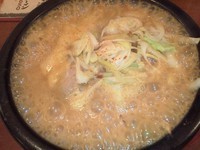 「【冬＆夜限定】鍋焼き越後味噌ラーメン＋おじやセット」@新潟進化系ラーメン 俺たち越後や 門前仲町店の写真