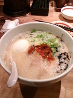 「赤丸ランチ850円＋替え玉120円＋たまご無料」@博多一風堂 上野広小路店の写真