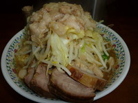 「小豚　全マシ」@ラーメン二郎 めじろ台法政大学前店の写真