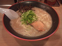 「本格焙煎どんこつ＋替え玉＋限定変わり玉（黒）」@九州どんこつらーめん ○どの写真