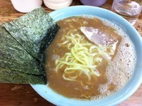 「ラーメン　（中盛、700円）」@まこと家の写真