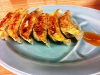 「餃子 300円」@長浜ラーメン あづま つくば店の写真