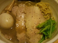「極煮干醤油らーめん＋チャーシュー＋味玉」@○心厨房の写真