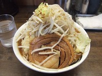 「雷そば　大盛　700円　野菜マシ　ニンニクマシ」@雷 北松戸本店の写真