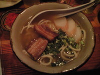 「ラフティそば」@沖縄料理 カリユシ 松本店の写真