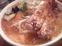 「旨辛あんかけラーメン（中盛無料）＋プチ唐揚」@旨辛ラーメン 表裏の写真