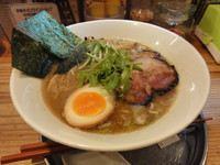 「煮干し豚骨（細麺）」@麺行使 伊駄天 静岡店の写真