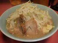 「ラーメン・普通盛（７００円）野菜・ニンニク」@ラーメン二郎 歌舞伎町店の写真