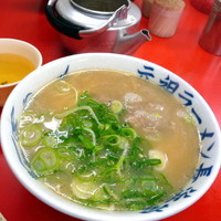 「ラーメン 400円（カタ）」@元祖 長浜家の写真