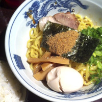 「魚介まぜそば＋煮玉子（クーポン）＋半ライス（サービス）」@三代目 ◯助 MARUSUKEの写真