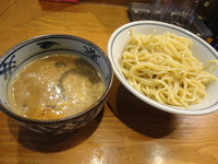 「濃厚煮干しつけ麺　大（780円）」@月と鼈の写真