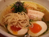 「塩ラーメン＋味玉」@アイバンラーメンPlusの写真