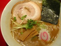 「豚骨魚介らーめん」@らーめん・つけめん こてんぱんの写真