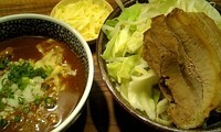 「カレーつけ麺 並（野菜増し） 800円 ＋チーズ 100円」@ラーメン燈郎の写真