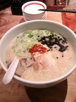 「赤丸ランチ850円＋替え玉120円＋ハーフ餃子無料」@博多一風堂 上野広小路店の写真