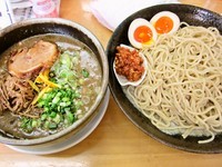 「【限定】鶏豚ほぐし肉つけ麺+大盛+味玉」@MENYA 食い味の道有楽の写真