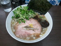 「焦がし追い煮干（黒烏龍茶付き）」@頓知房の写真