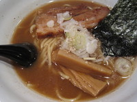 「魚介豚骨醤油ラーメン　580円」@麺屋 修の写真