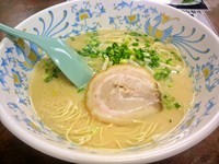 「博多とんこつラーメン」@博多 龍龍軒 お茶の水駅前店の写真