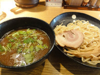 「魚介正油つけ（麺少なめ）」@中華そば 桃李の写真