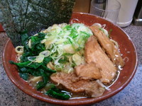 「らーめんねぎ増し（６５０円）」@熟成鶏醤油らーめん 上弦の月の写真