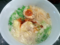 「香味徳白(700円)」@牛骨ラーメン 香味徳の写真