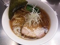 「鶏と魚介の芳醇醤油ラーメン【750円】」@麺処 ほん田 東京駅一番街店の写真