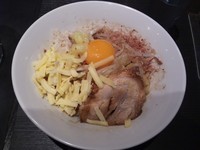 「まぜそば　並【750円】」@ジャンクガレッジ 東京ラーメンストリートの写真