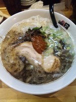 「三河式黒豚骨（半熟煮玉子トッピング）」@三河ラーメン 日本晴れの写真