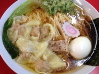 「醤油らーめん 大盛＋小ギョウザクーポン」@良々らの写真