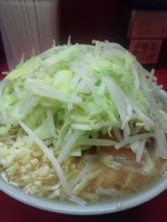 「小豚ヤサイニンニク」@ラーメン二郎 中山駅前店の写真