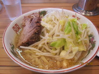 「小ラーメン」@ラーメン神豚 関東学院前店の写真