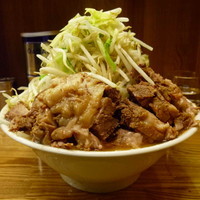 「大豚Ｗラーメン 950円（ヤサイマシマシ）」@ラーメン二郎 赤羽店の写真