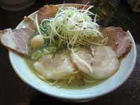 「和風しおらーめん+ちゃーしゅー」@彩色ラーメン きんせい 高槻駅前店の写真