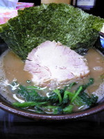 「ラーメン＋海苔」@横浜家系らーめん 武術家の写真