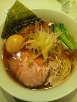 「味玉醤油ラーメン＋チャーシュー飯」@麺処 ほん田 東京駅一番街店の写真