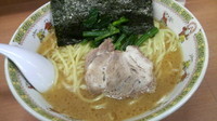 「ﾗｰﾒﾝ 中盛（ｶﾀﾒ）＋ﾗｲｽ」@うえむらや 霧が丘店の写真