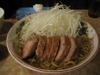 「焼きらーめん中800円豚4枚100円めし150円ネギダブル3」@肉汁らーめん 公 kimiの写真