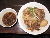 「肉盛りつけ麺780円＋肉増し250円＋無料味玉」@魁 肉盛りつけ麺 六代目けいすけの写真