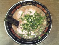 「とんこつラーメン」@無鉄砲 大阪店の写真
