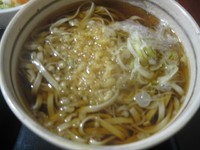 「Aセット(そば、ミニポークカレー、サラダ)600円」@きた泉 モラージュ柏店の写真