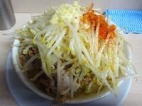 「ラーメン（650円）ヤサイニンニクトウガラシ」@ラーメン二郎 高田馬場店の写真