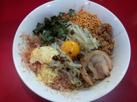 「納豆まぜそば（中３００ｇ）９００円」@ジャンクガレッジ 東大宮店の写真