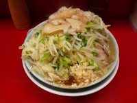 「小ラーメン豚入り　ヤサイマシマシ　ニンニク　アブラ」@ラーメン二郎 中山駅前店の写真